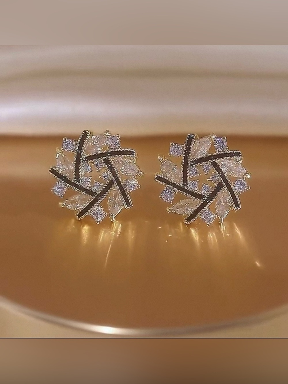 Elegant Crystal Leaf Stud Earrings – Gold & Silver sparkle